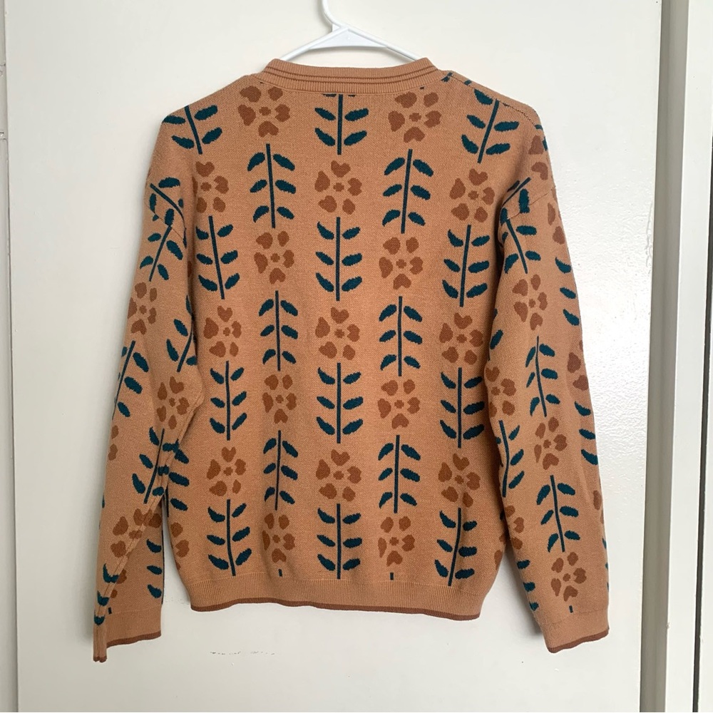 Button-down Floral Cardigan - Picture 8 of 8
